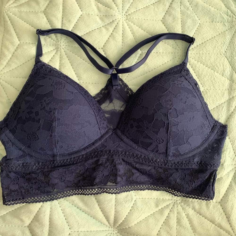 VS Bralettes - Picture 2 of 8